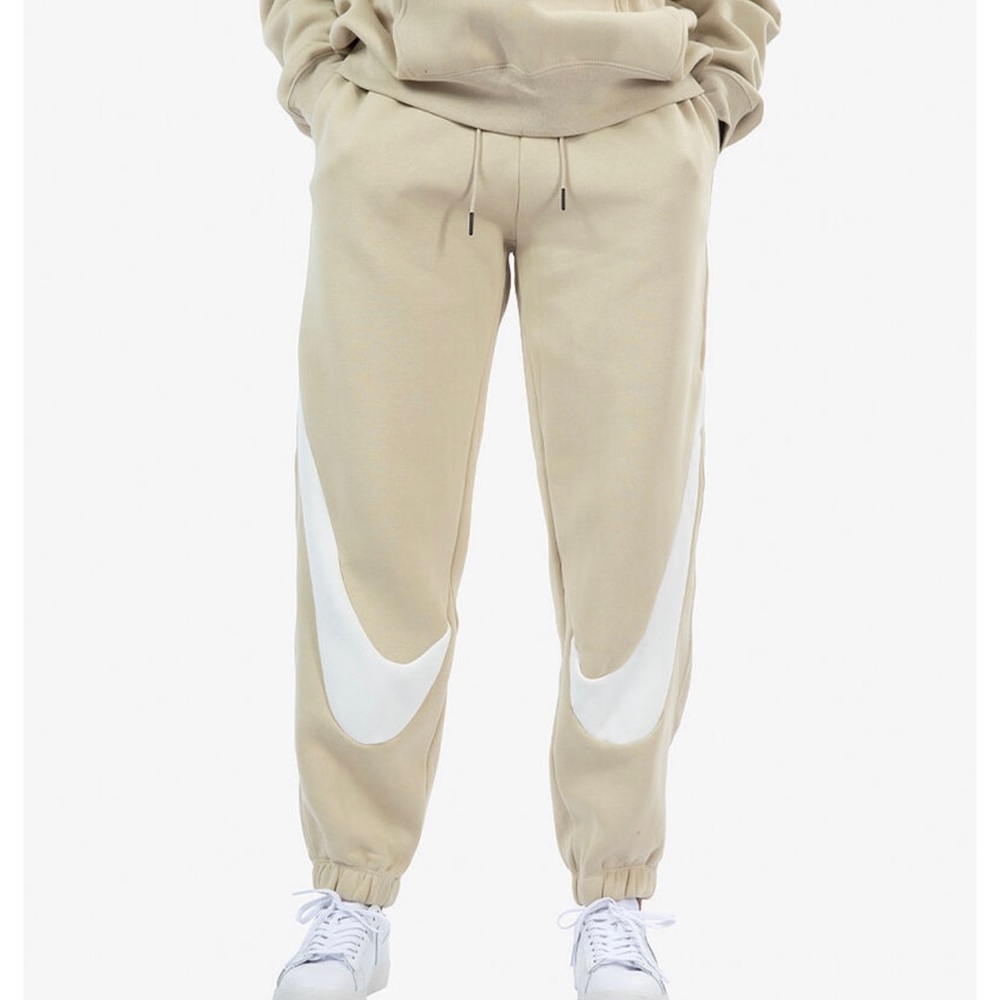 NWT Nike Swoosh Graphic Fleece Joggers
